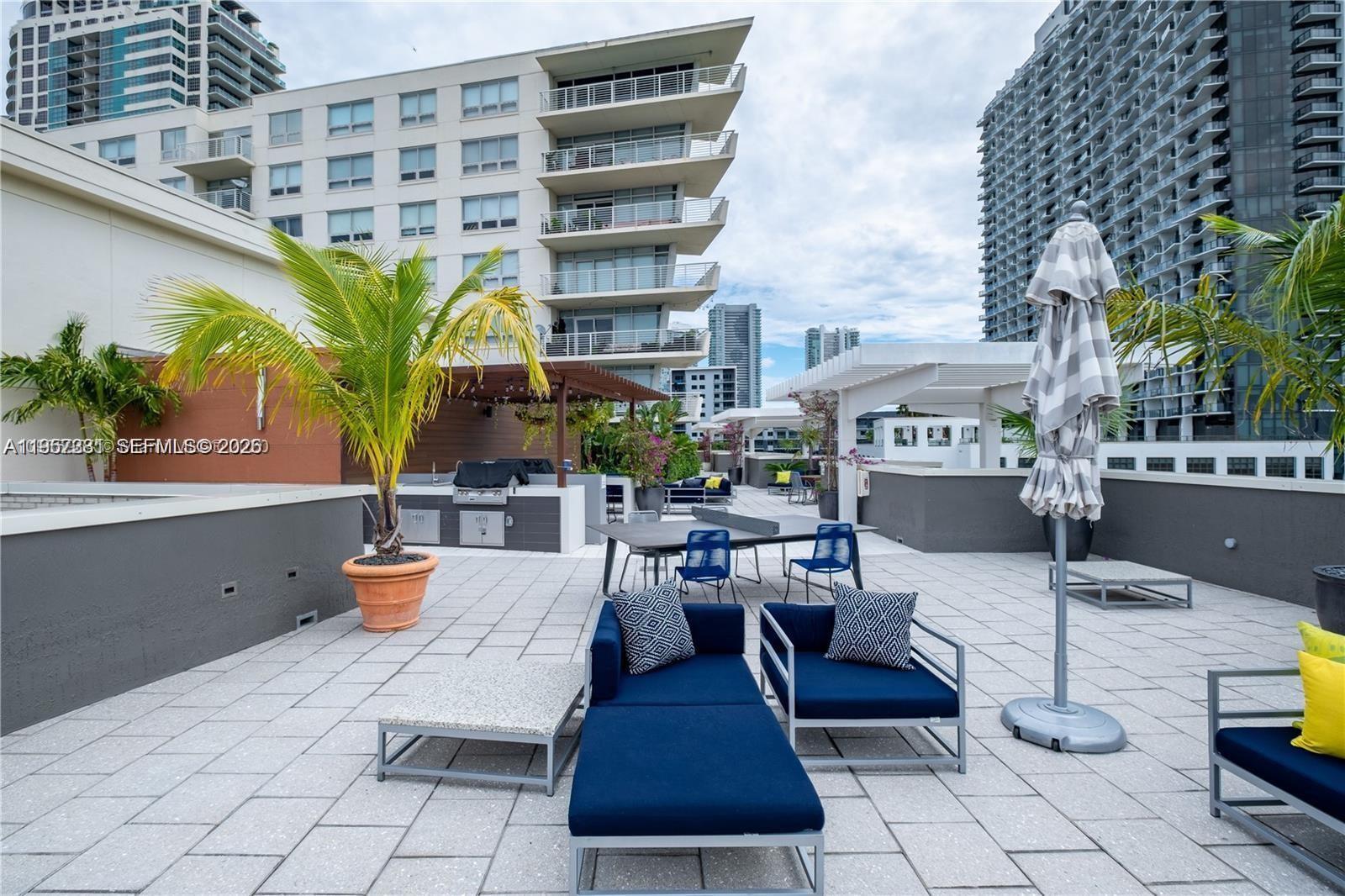 MIDBLOCK MIAMI CONDO - Residential