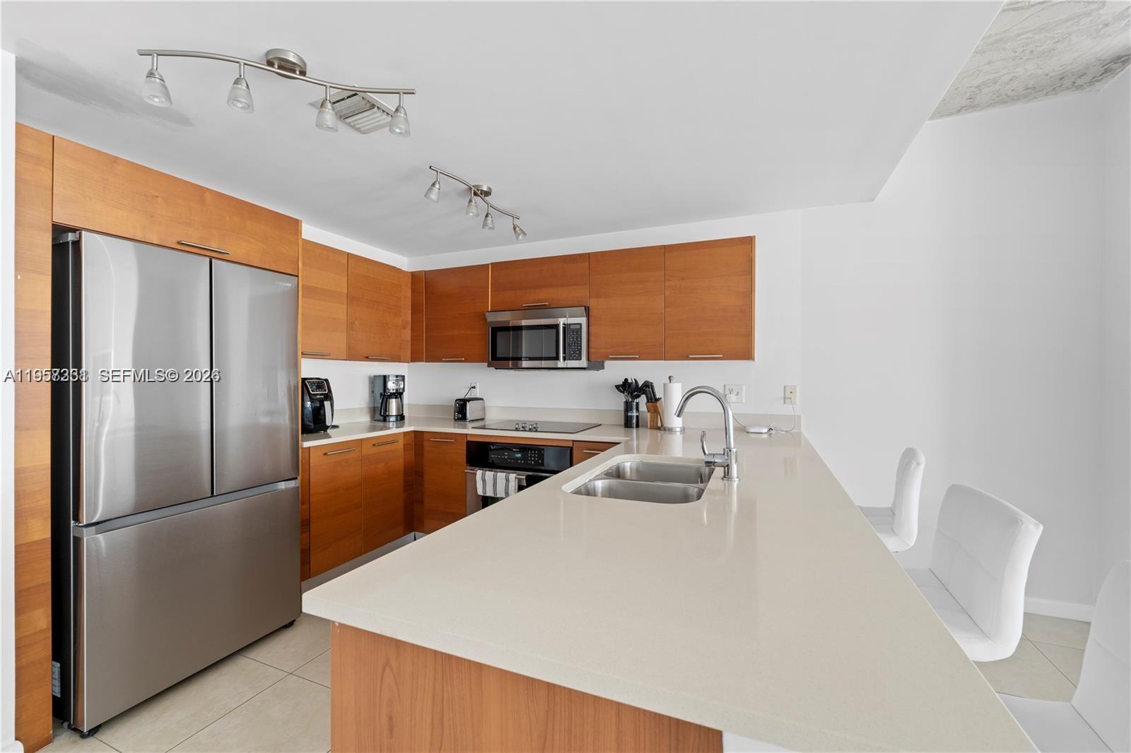 MIDBLOCK MIAMI CONDO - Residential
