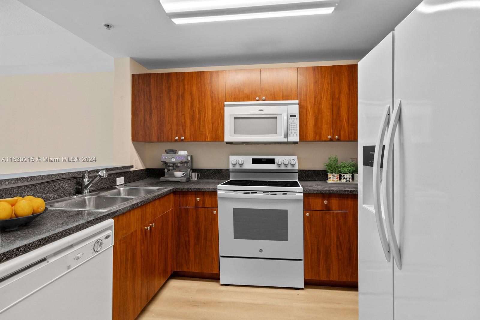 PARKVIEW AT BRICKELL COND - Residential Lease