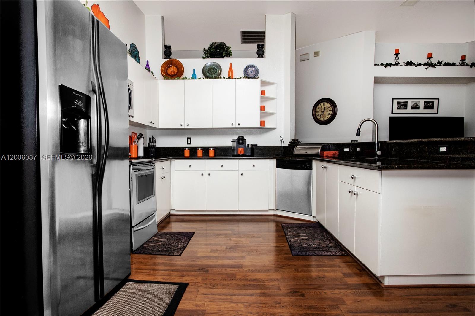 RIVERCREST - Residential