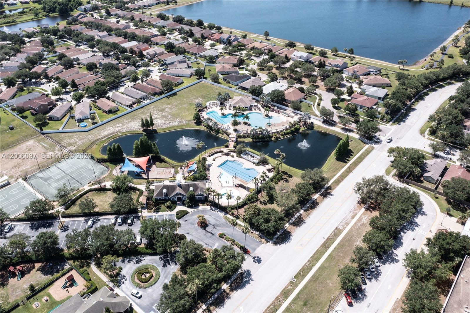 RIVERCREST - Residential