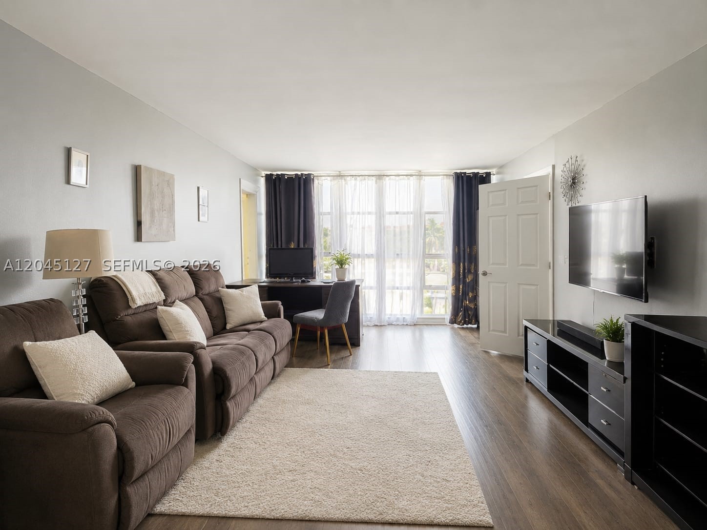DESOTO PARK CONDO - Residential Lease