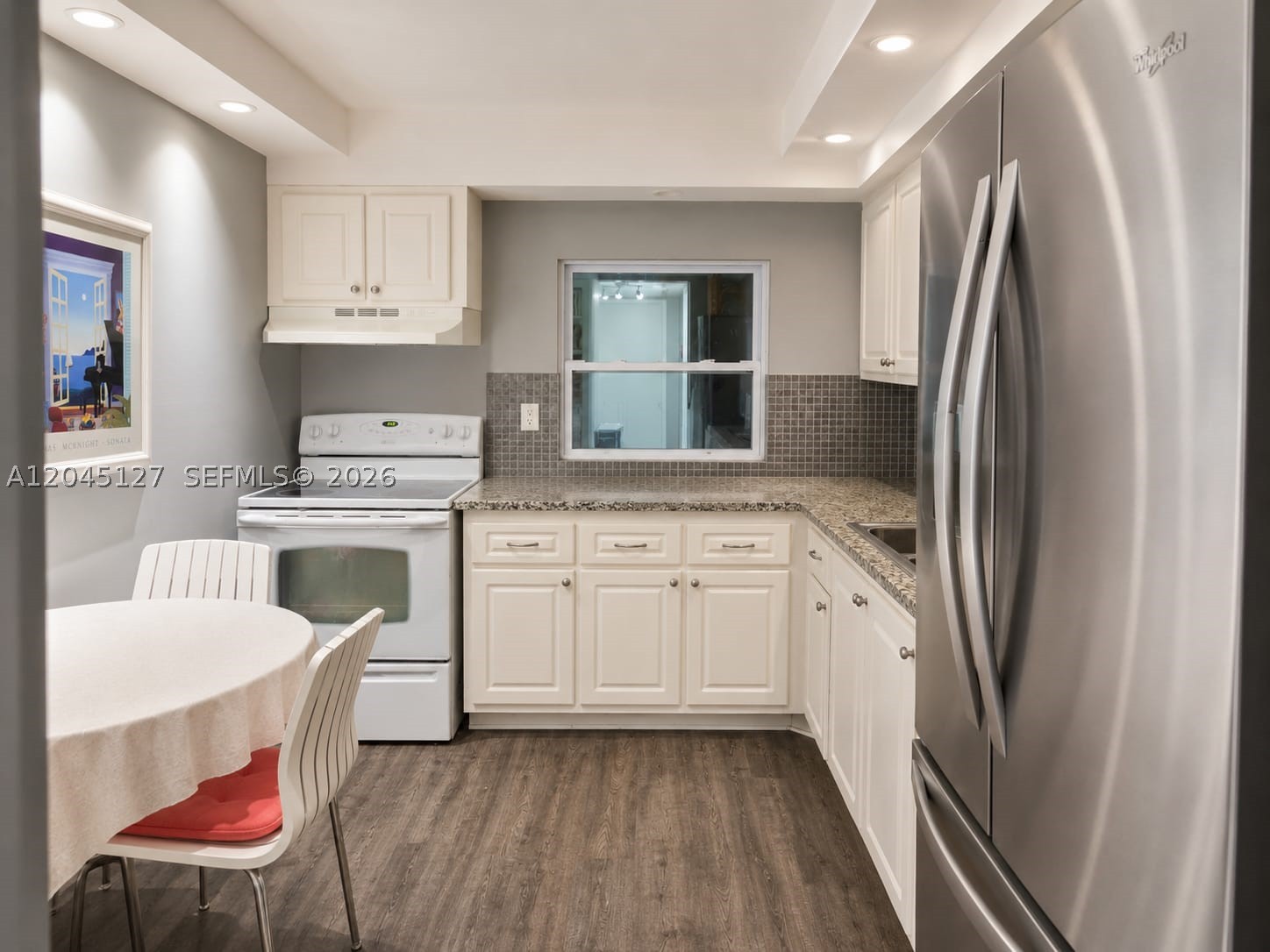 DESOTO PARK CONDO - Residential Lease