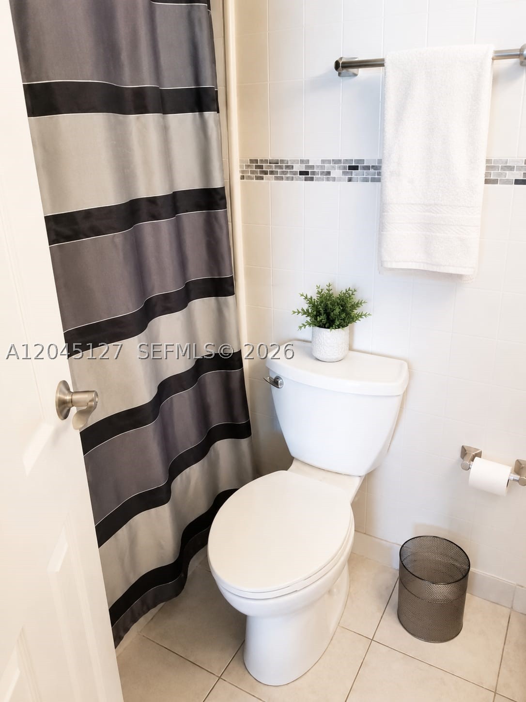 DESOTO PARK CONDO - Residential Lease