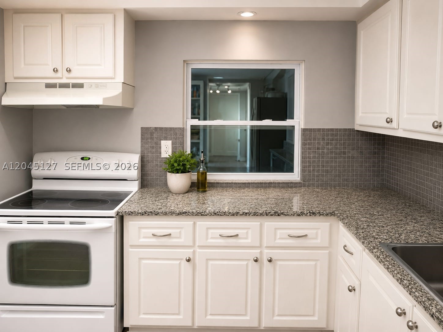 DESOTO PARK CONDO - Residential Lease
