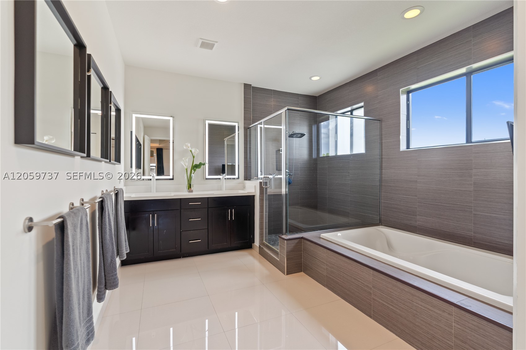 PALMERA ESTATES - Residential
