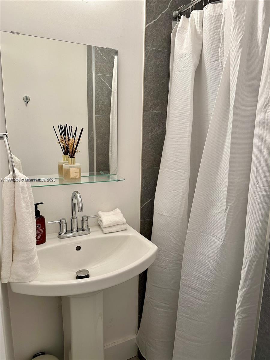 MENDOZA CONDO - Residential Lease
