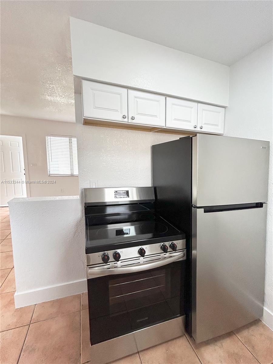 "Move In Special: Waived Administration Fee at Move in!"

Welcome to Parkview II Apartments.
Upon entry, you'll notice the easy-to-maintain tile floor throughout, modern stainless steel appliances plus air conditioning that keeps the atmosphere nice year-round. Every detail has been thoughtfully chosen to create a contemporary and functional space. Additionally, a parking space is included.

-Laundry room on site
-Stainless steel appliance package.
-One or two Tone Cabinets 
-Upgraded Countertops
-Upgraded faucets and accessories.
-LED touch-lighted medicine cabinets 
-Modern Touches Throughout

Ask about our deposit alternative program!  We make it easy for you, apply now! 
SE HABLA ESPANOL