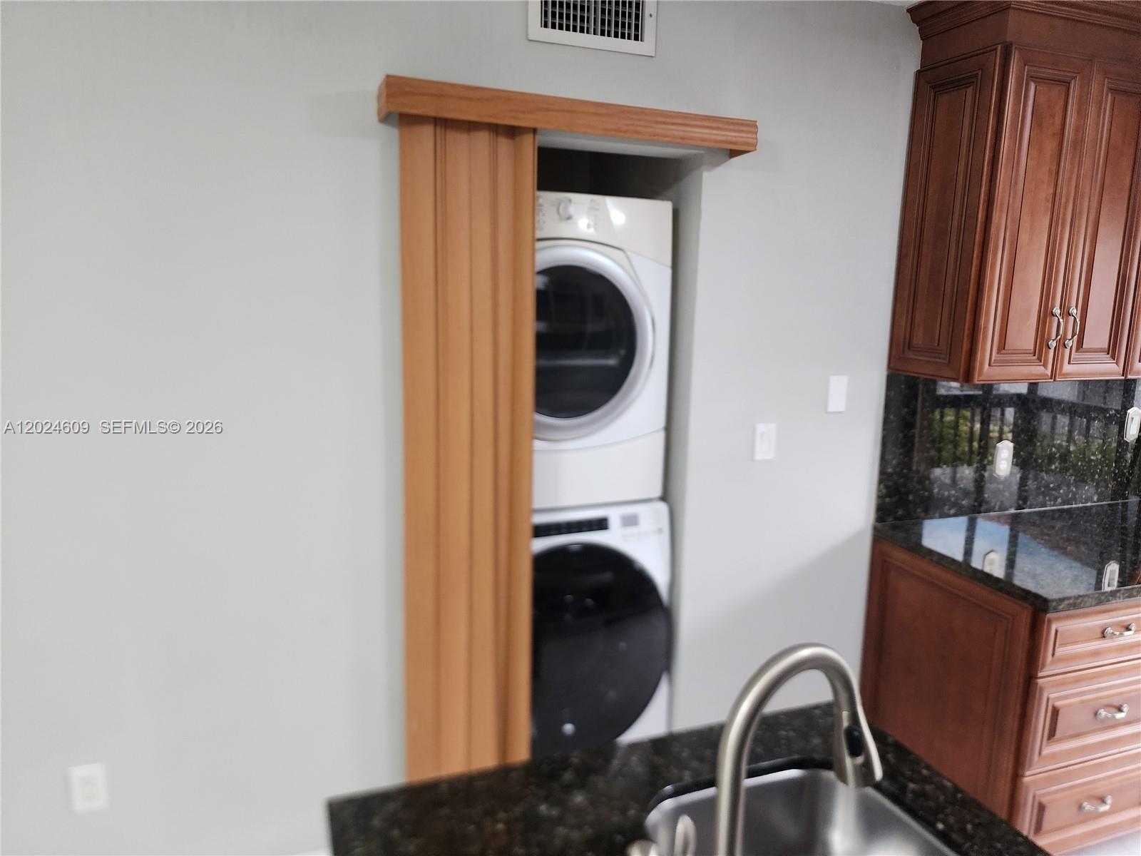 ALAMEDA TOWER 2 CONDO - Residential Lease