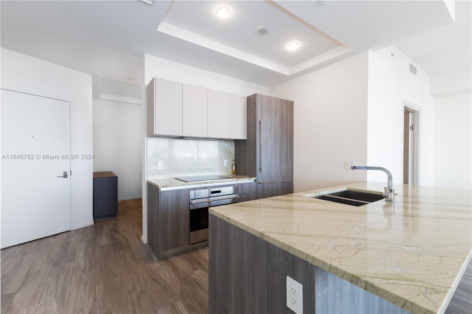 SLS Lux - Residential Lease