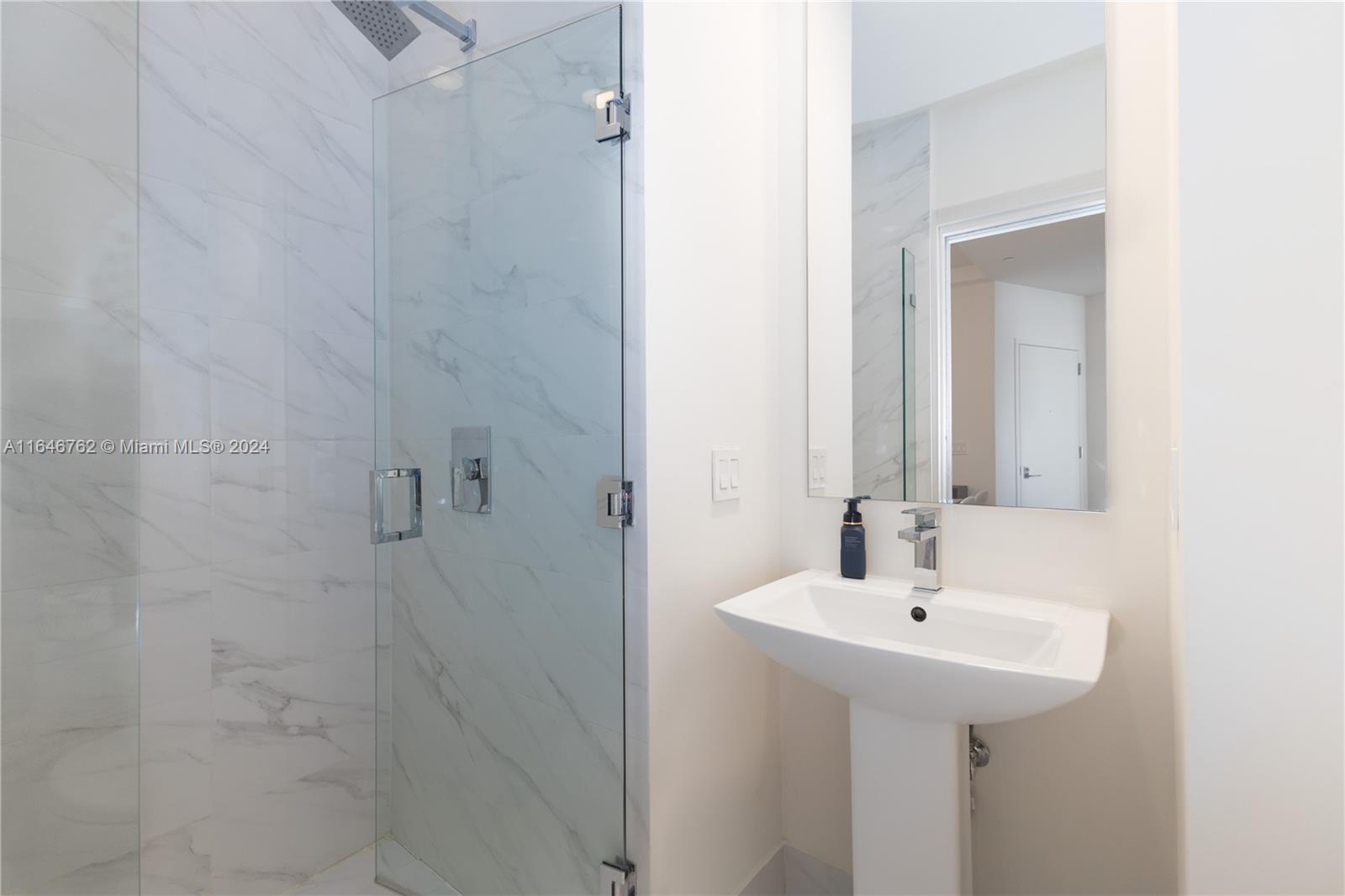 SLS Lux - Residential Lease