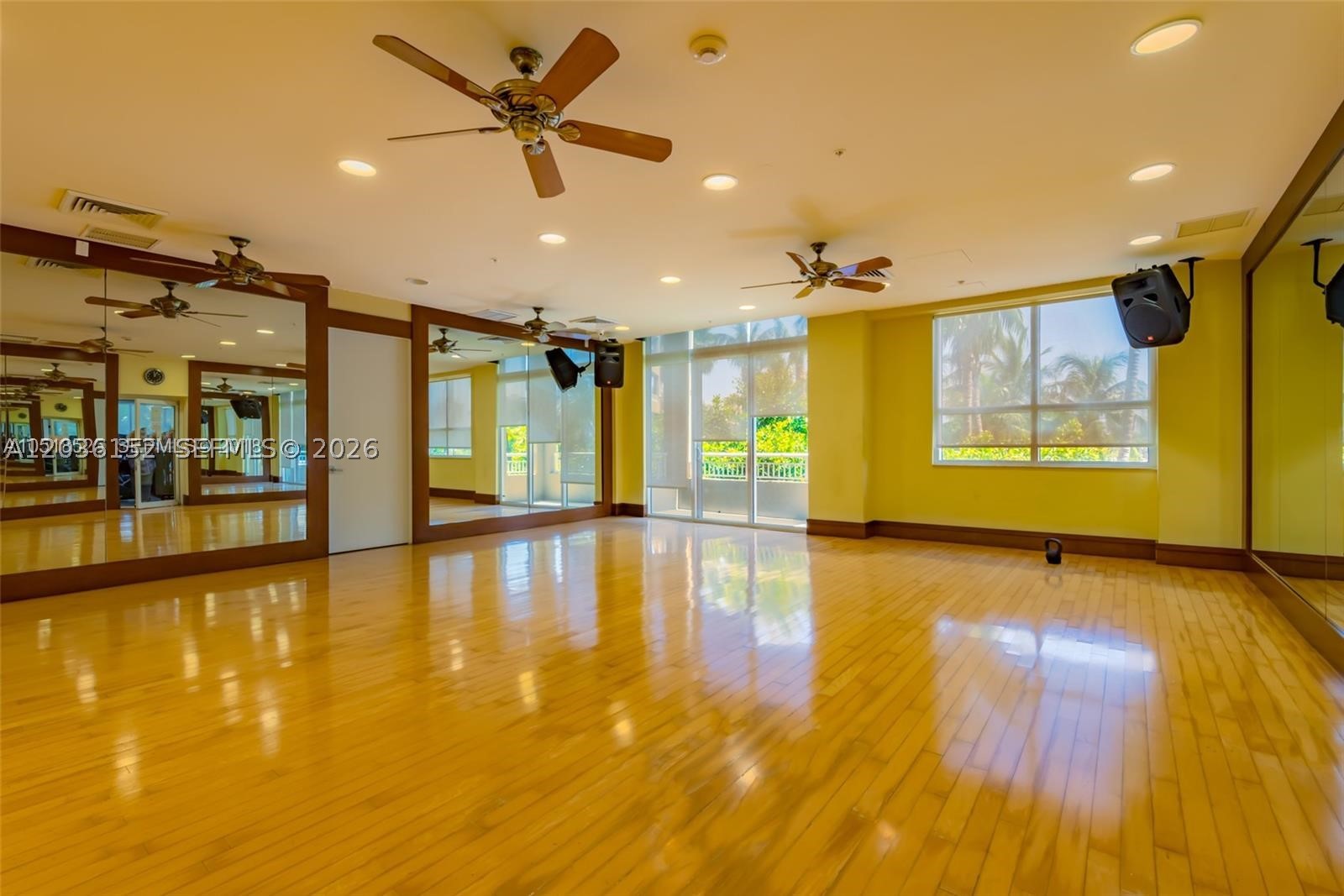TURNBERRY ON THE GREEN CO - Residential
