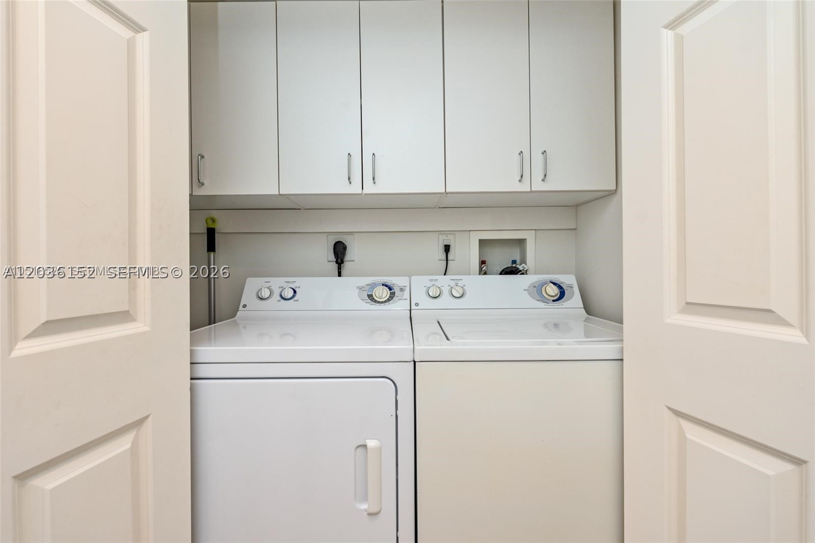 TURNBERRY ON THE GREEN CO - Residential