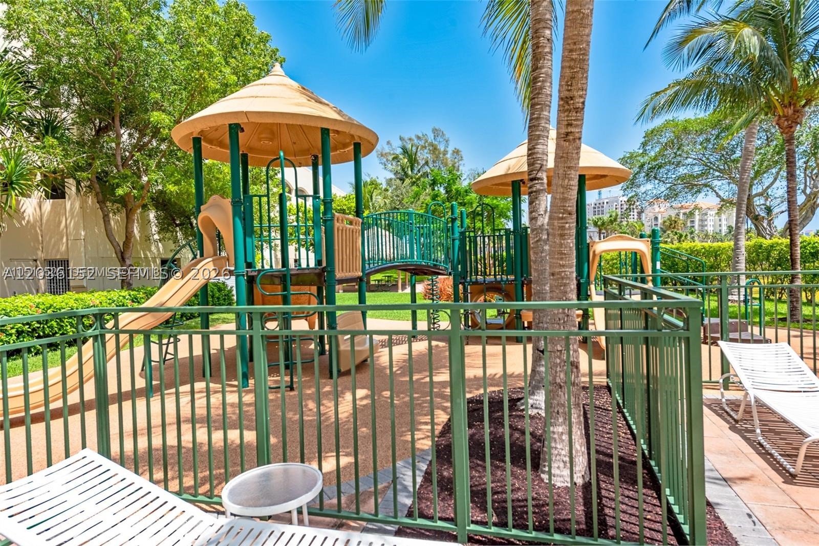TURNBERRY ON THE GREEN CO - Residential