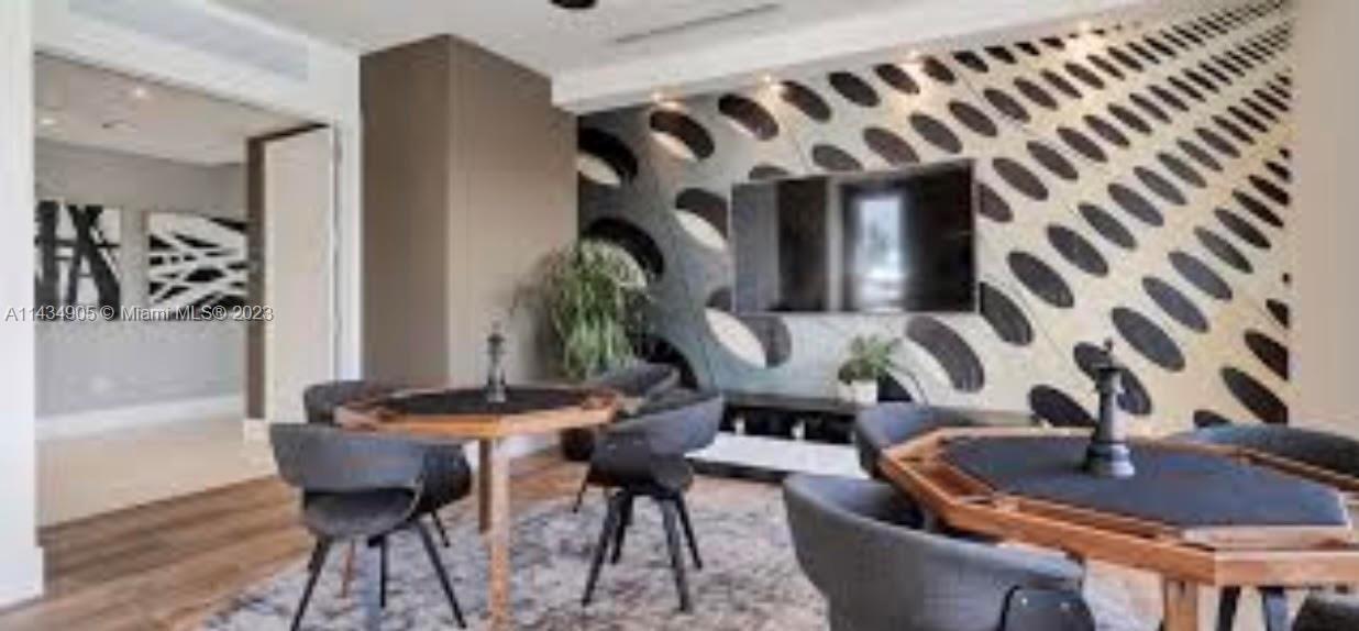 DORAL PALMS NORTH - Residential Lease