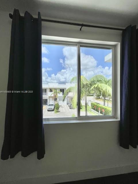 DORAL PALMS NORTH - Residential Lease