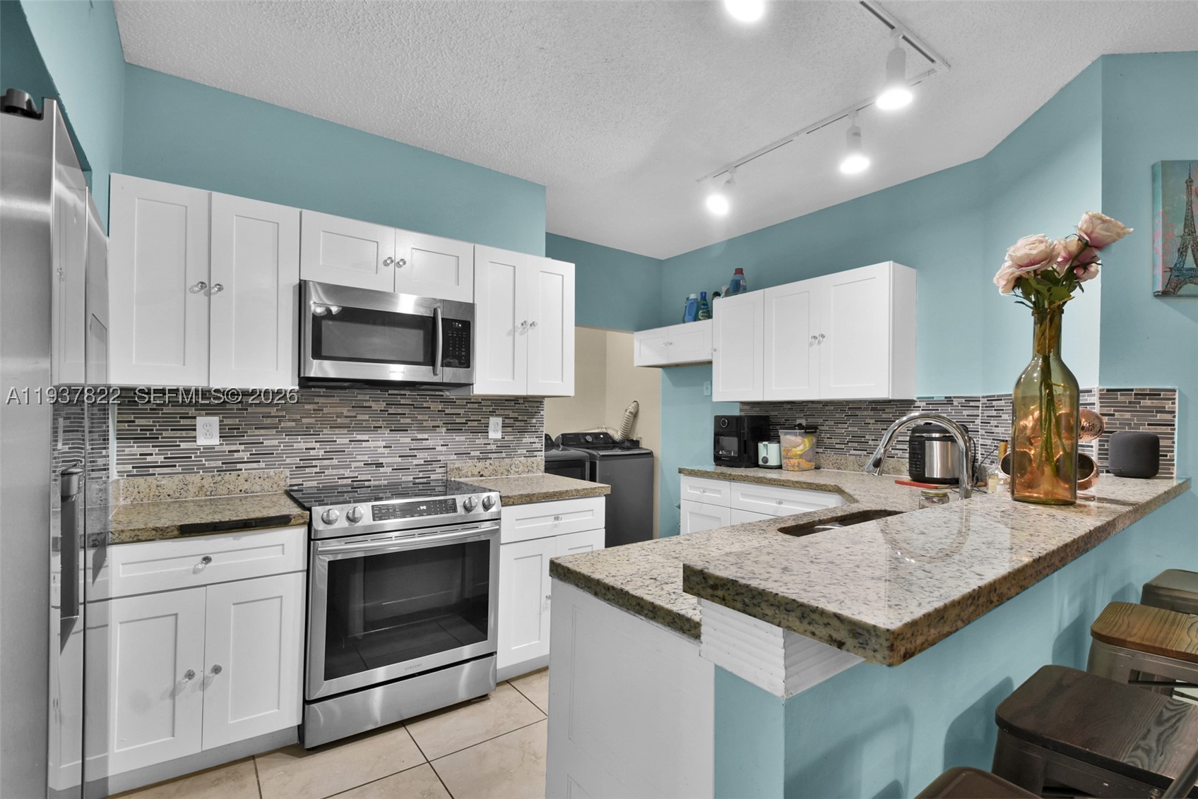 PEPPERTREE ON THE PARK CO - Residential