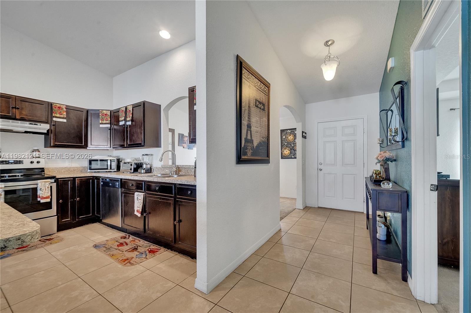 Snell Creek Manor - Residential