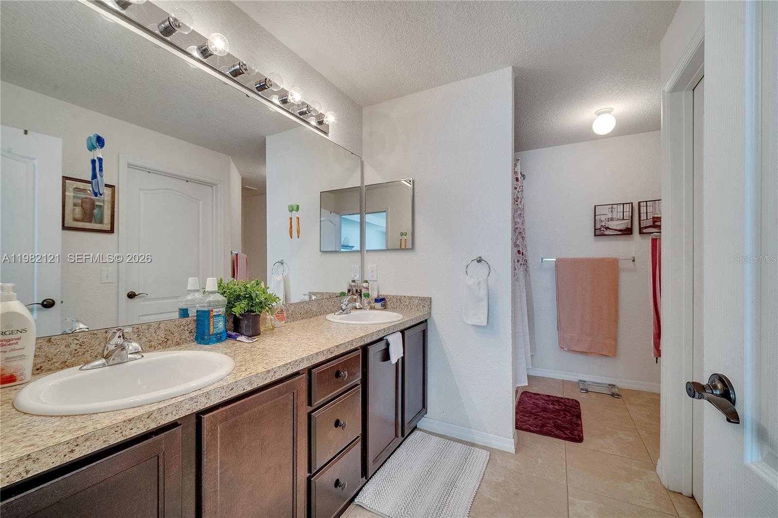 Snell Creek Manor - Residential
