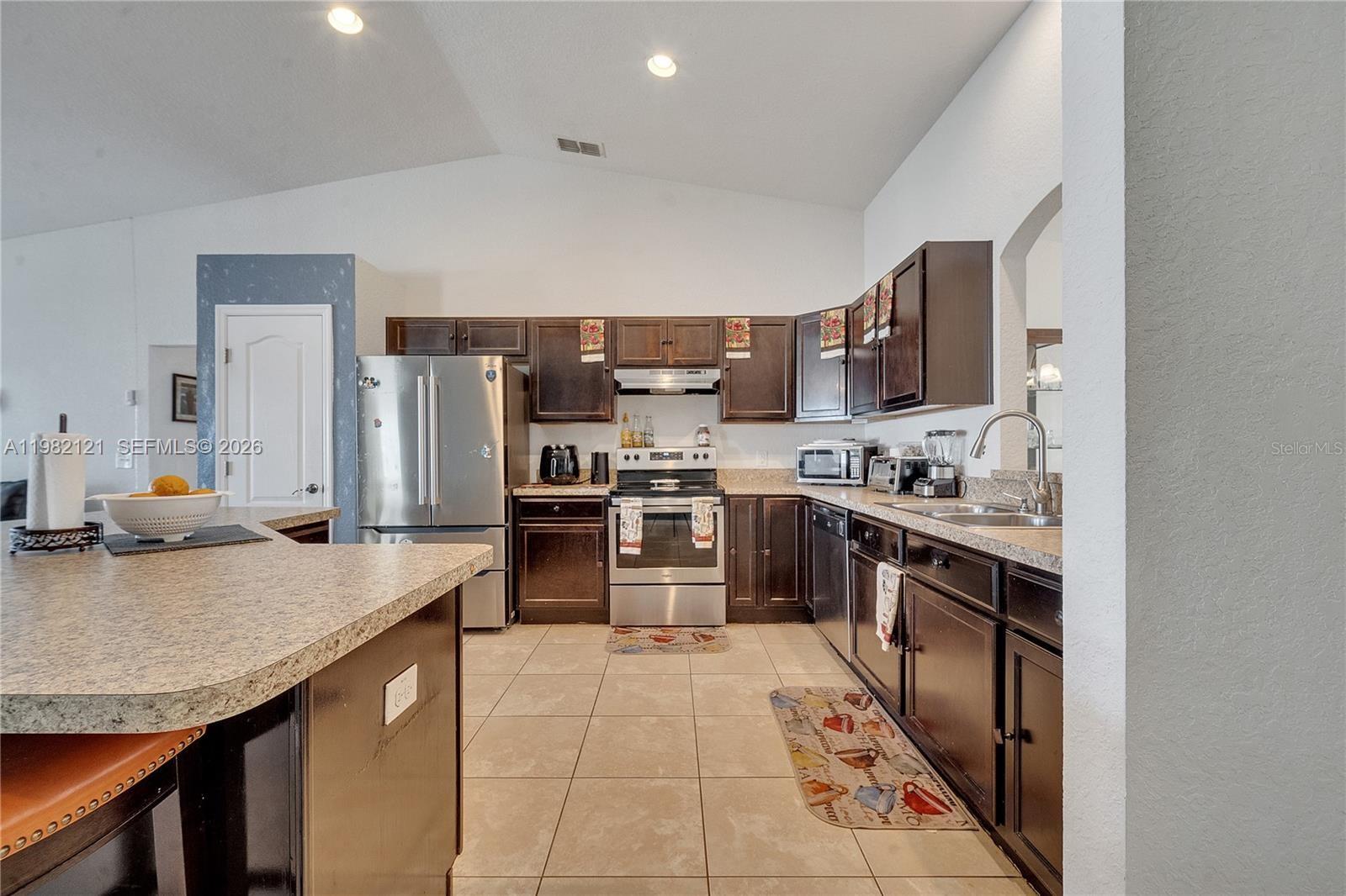 Snell Creek Manor - Residential