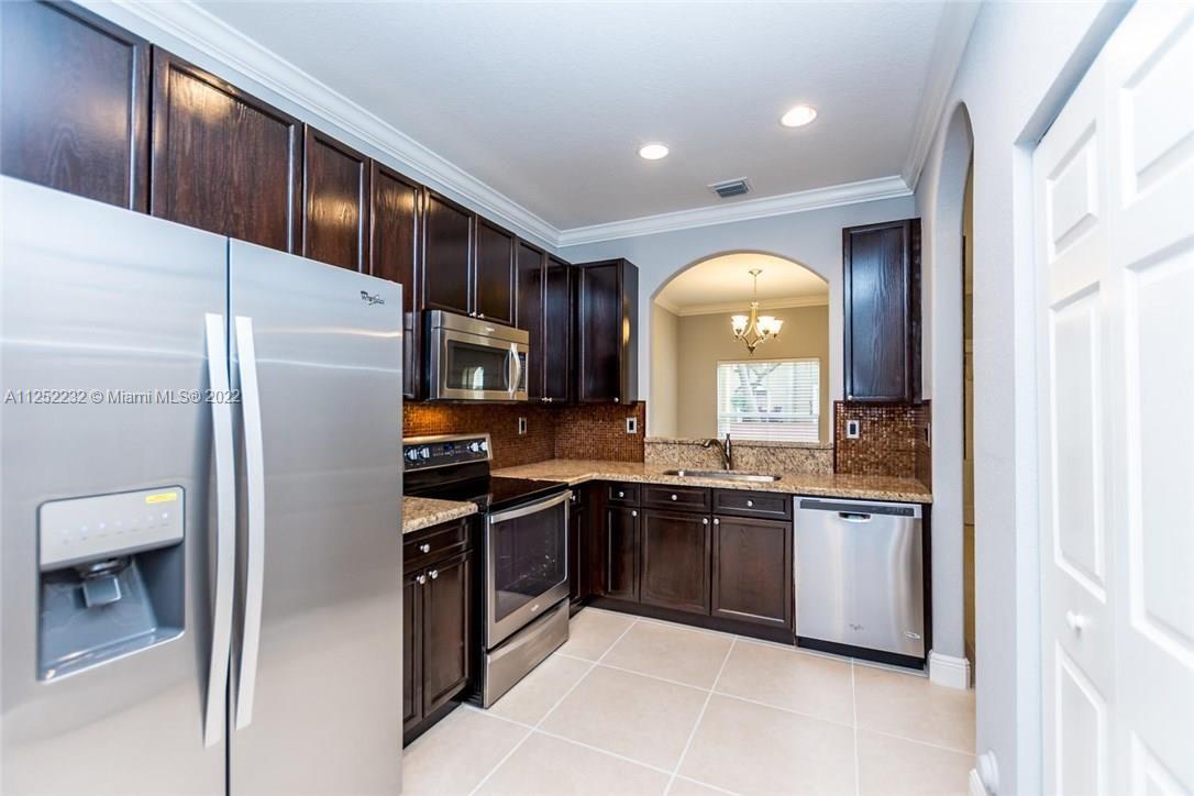 MERRICK PRESERVE CONDO BL - Residential Lease