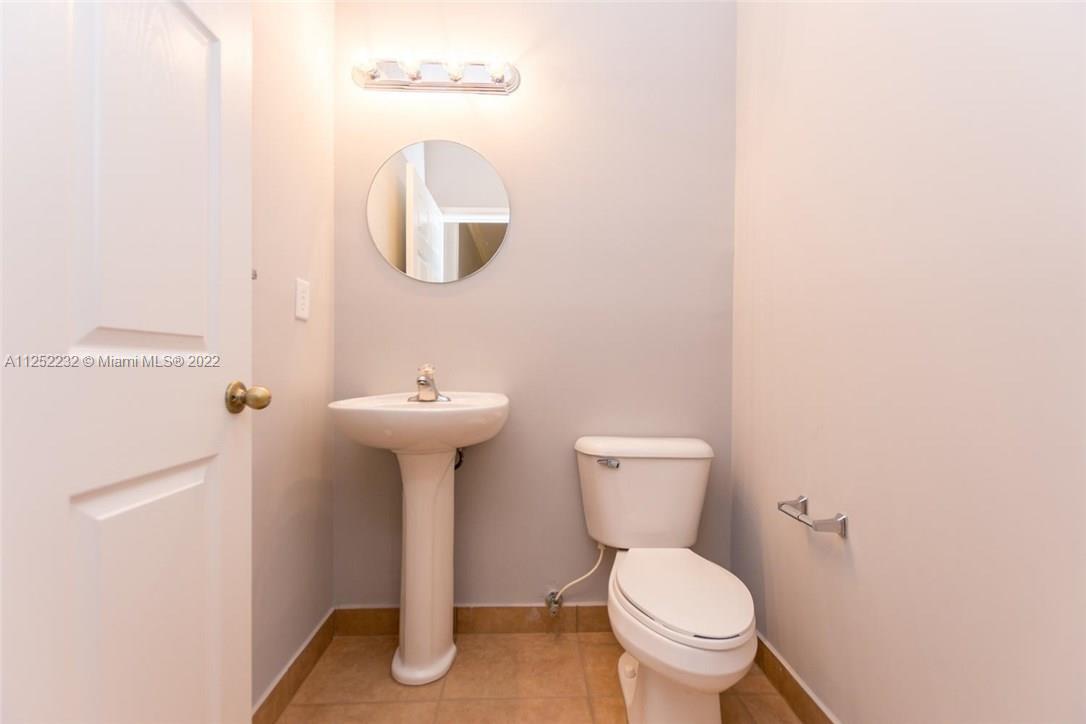 MERRICK PRESERVE CONDO BL - Residential Lease