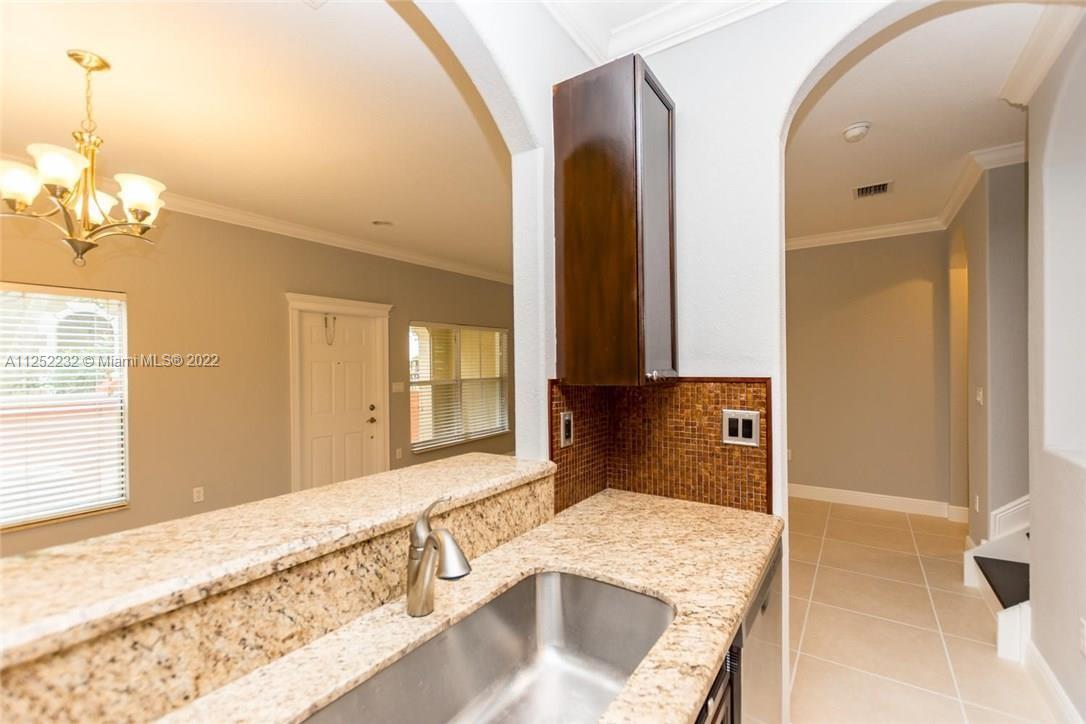 MERRICK PRESERVE CONDO BL - Residential Lease