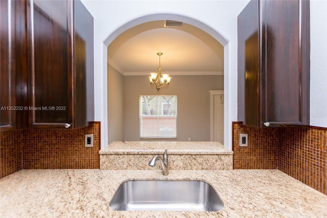 MERRICK PRESERVE CONDO BL - Residential Lease