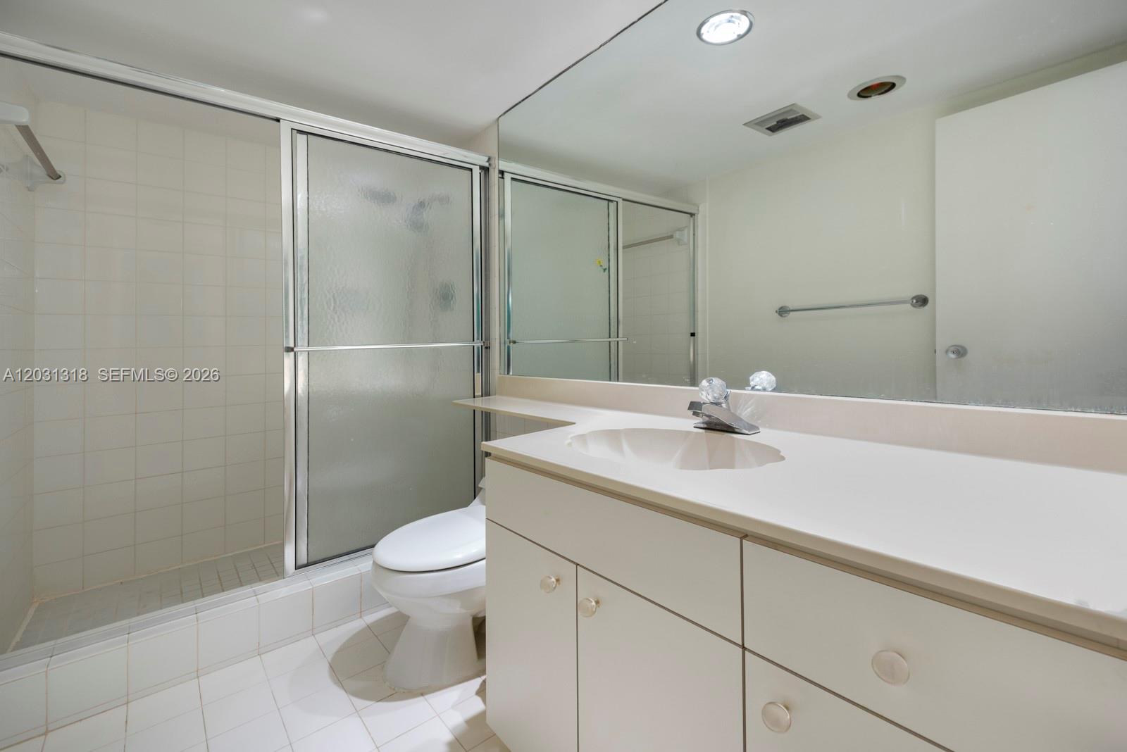 OCEAN SUMMIT CONDO - Residential Lease