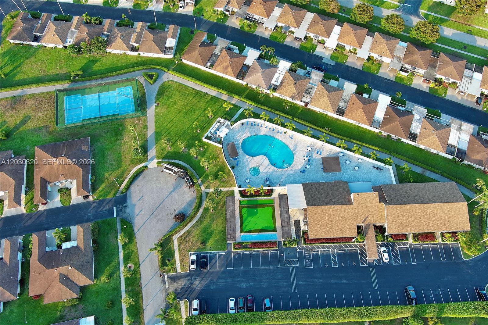 CAMELOT VILLAGE SEC 3 - Residential