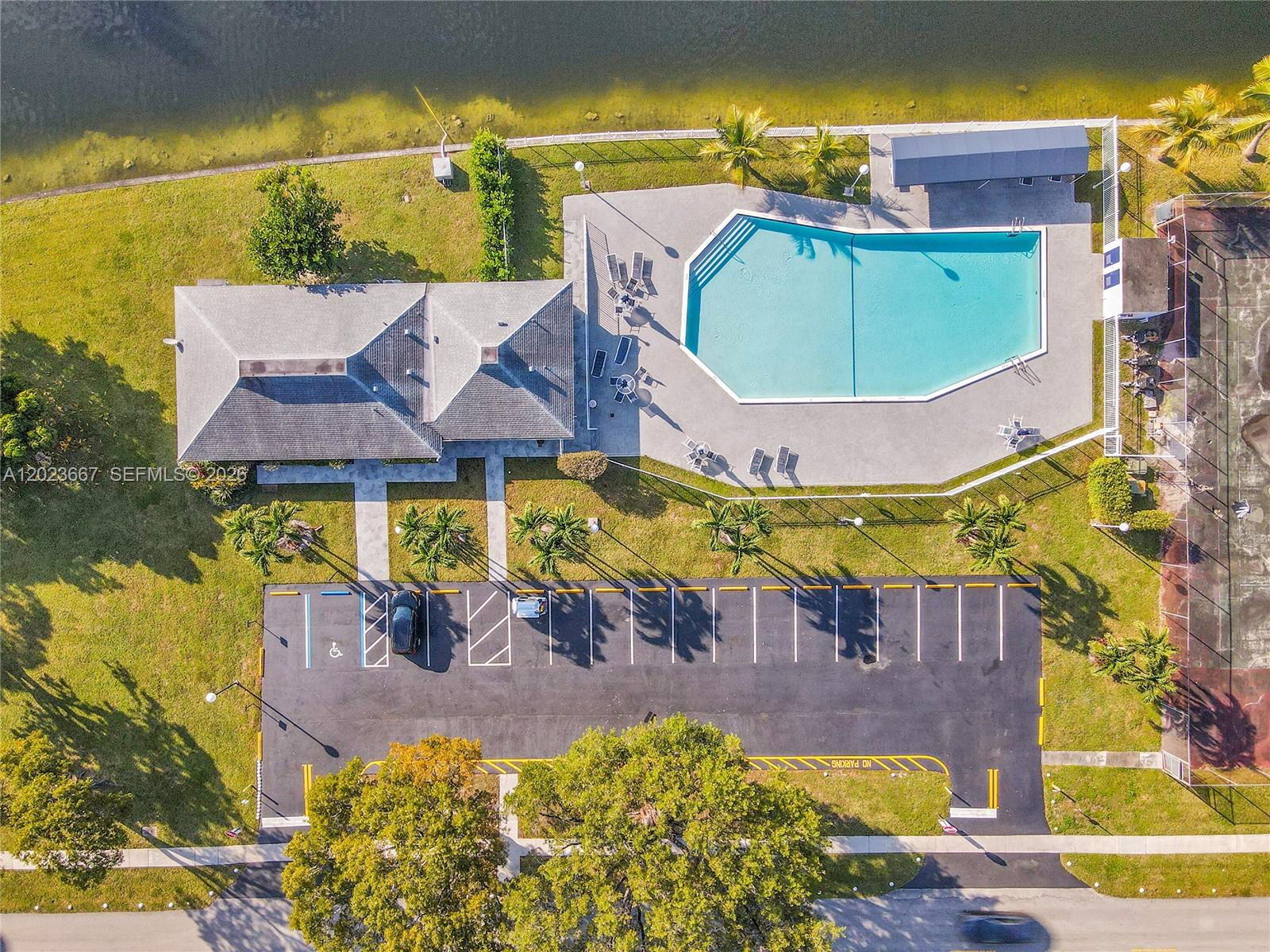 FAIRWAYS OF TAMARAC CONDO - Residential
