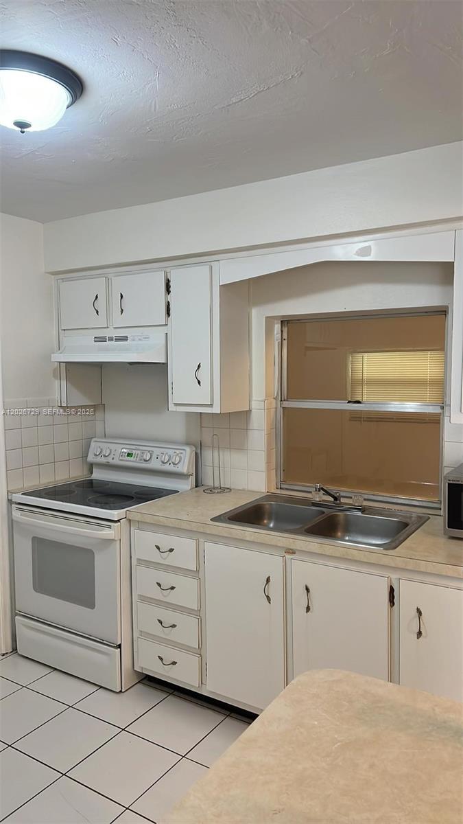 SUNRISE GOLF VILLAGE SEC - Residential