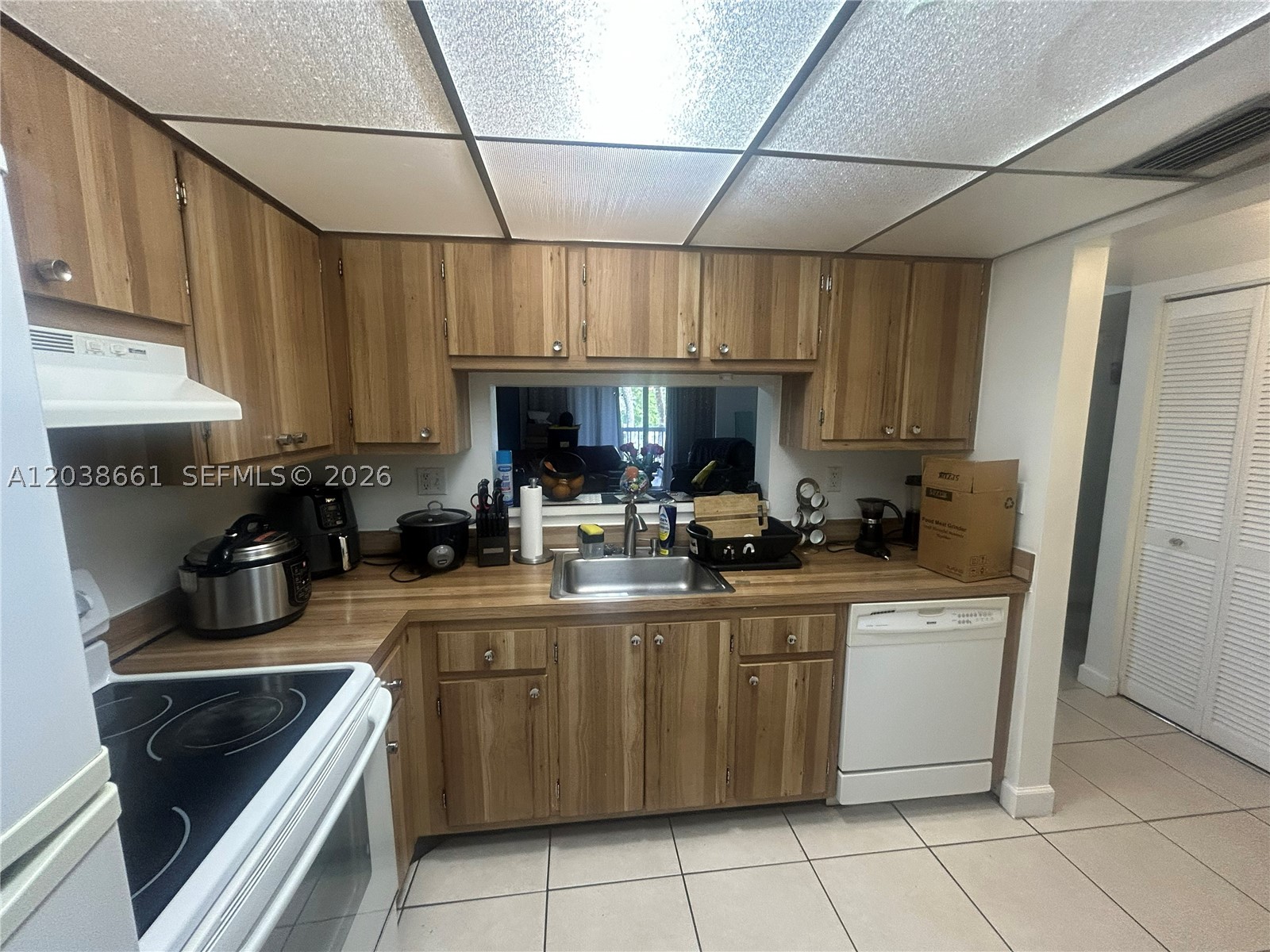GARDENS OF KENDALL SO CON - Residential Lease
