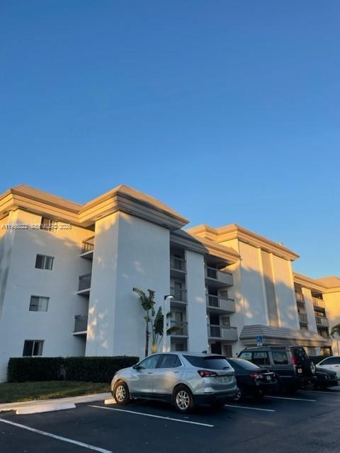 Excellent opportunity for investors!!!!  In the heart of Plantation. Buy and start receiving income immediately. Currently rented through April and the tenants would like to renew the lease. 2 bedrooms with 2 full bathrooms very spacious corner unit with plenty of natural light, very well maintained with excellent amenities such a gym, swimming pool, tennis court, playground for children perfect for a peaceful lifestyle. To make and appointment please call or text listing agent.