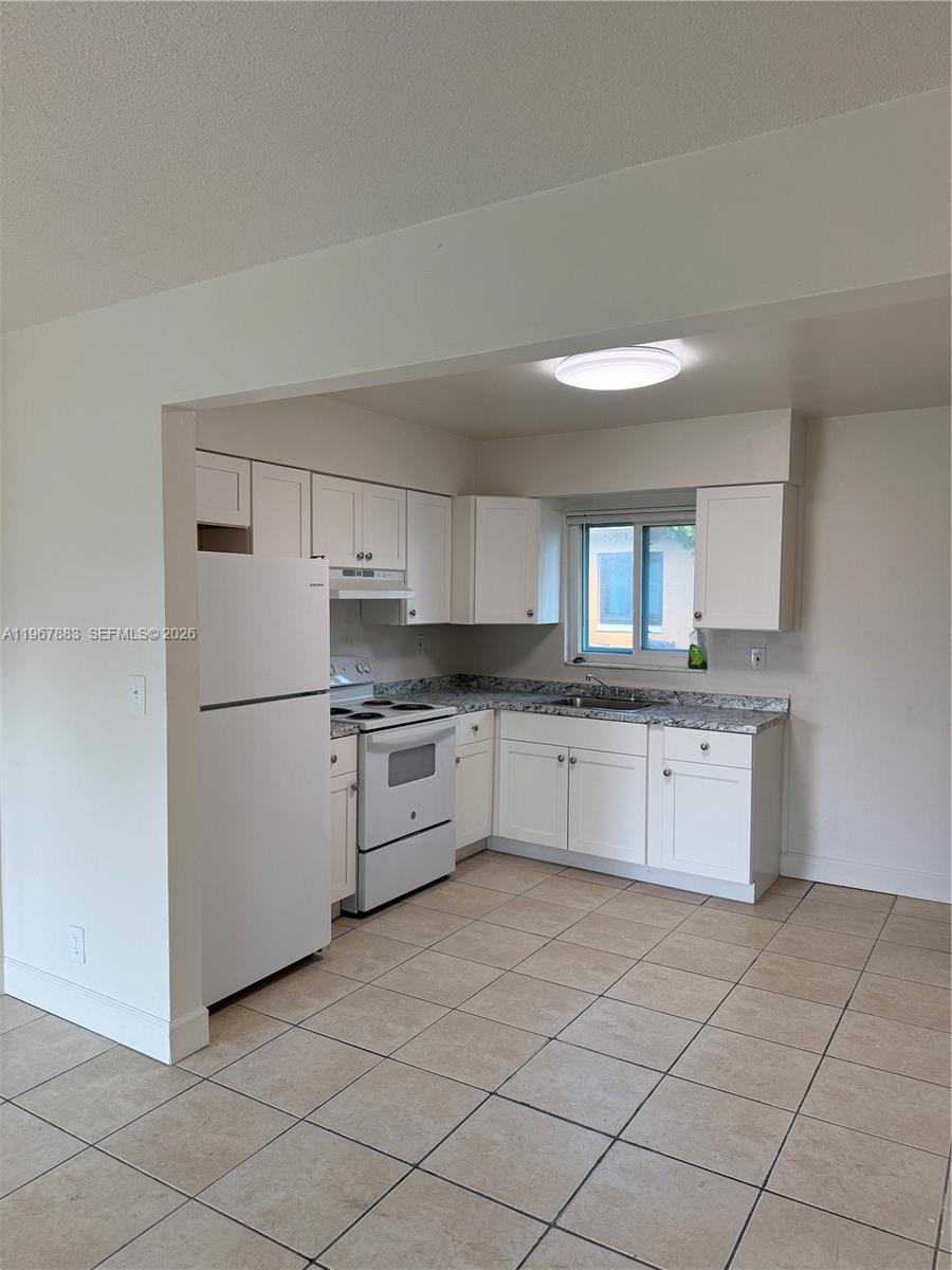CANAL GROVES - Residential Lease