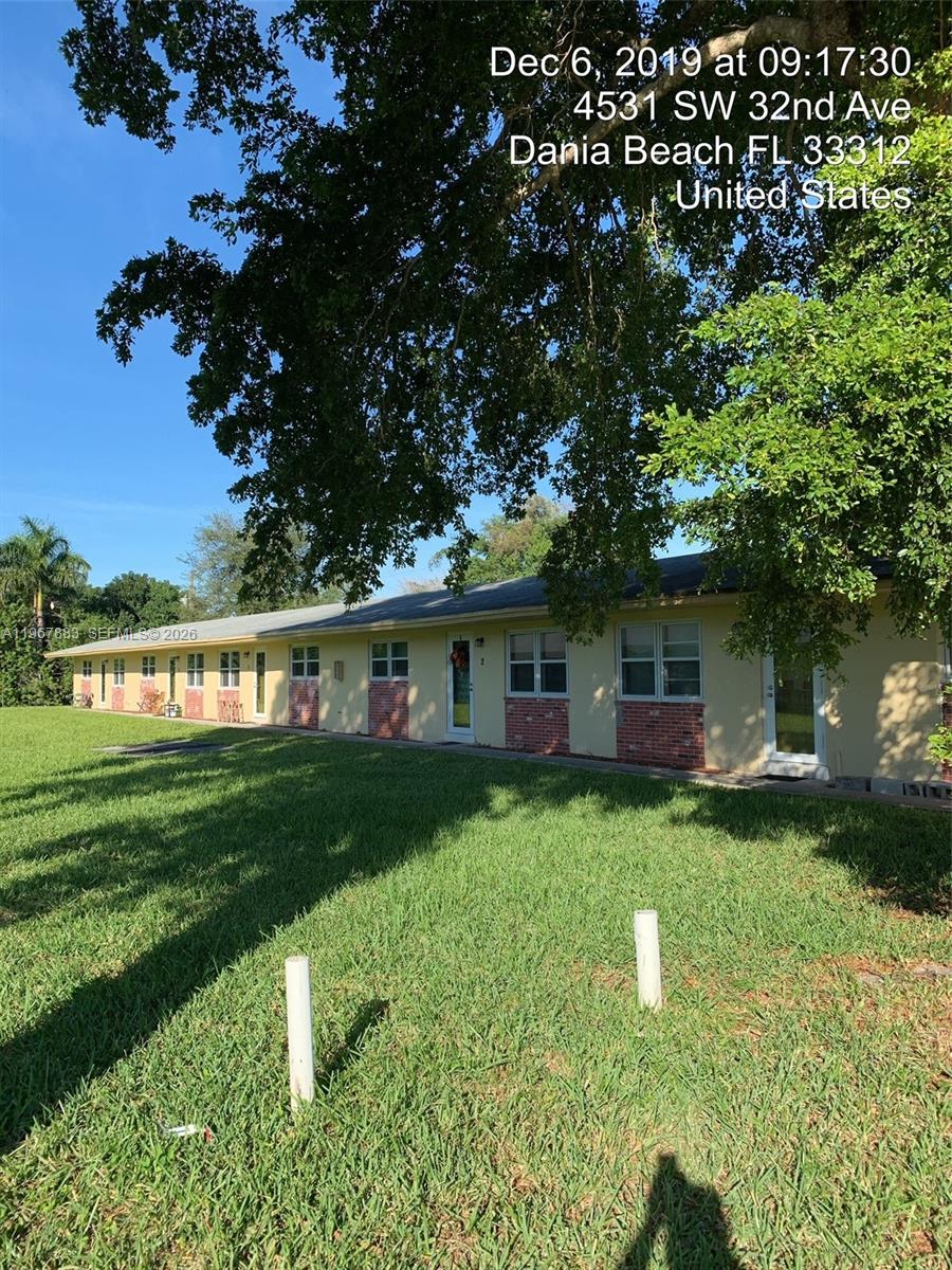 NIce 2/1 in Dania Beach. Tile Flooring, central ac and washer dryer hookup in apartment.