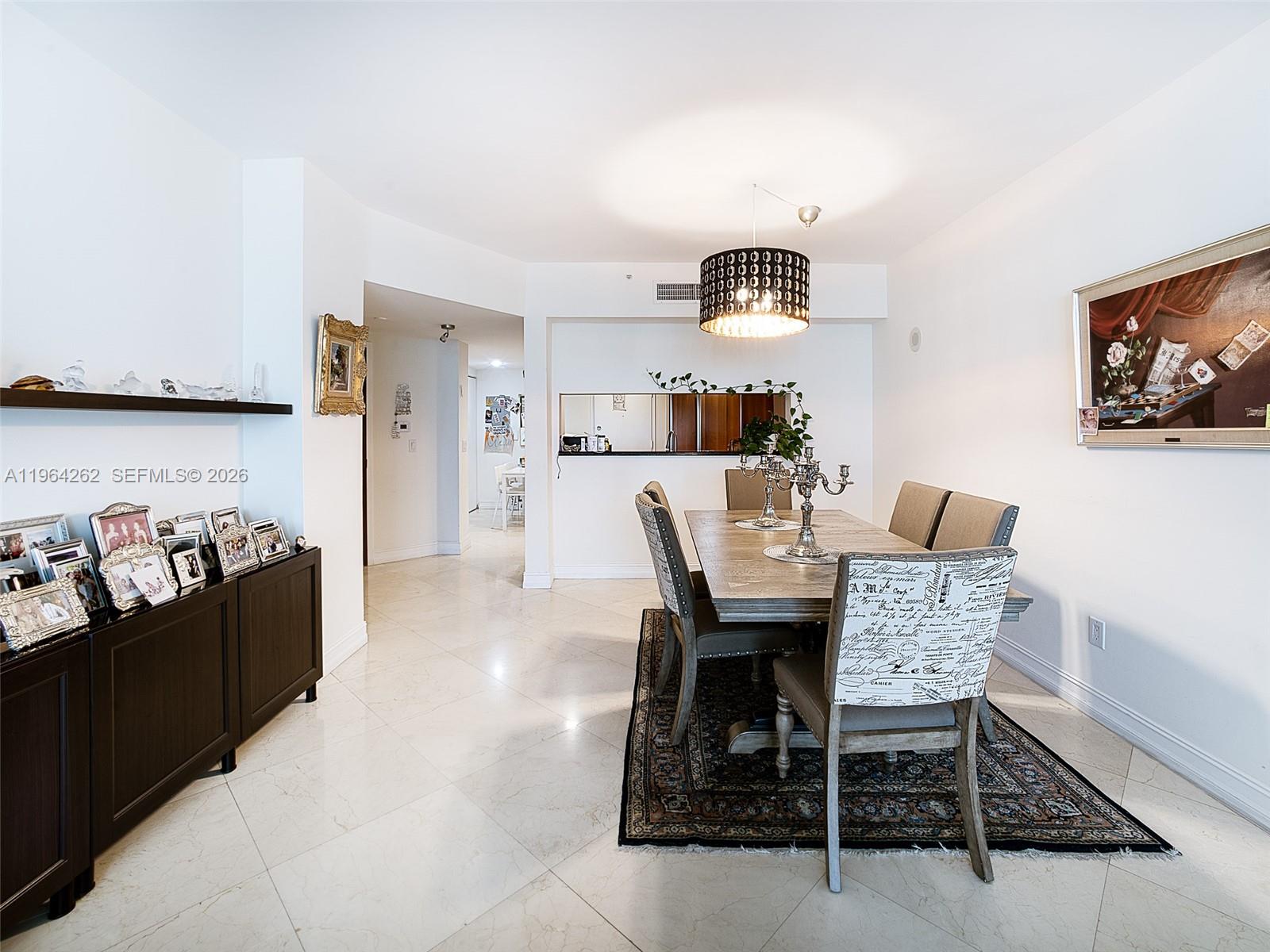 SOLIMAR CONDO - Residential