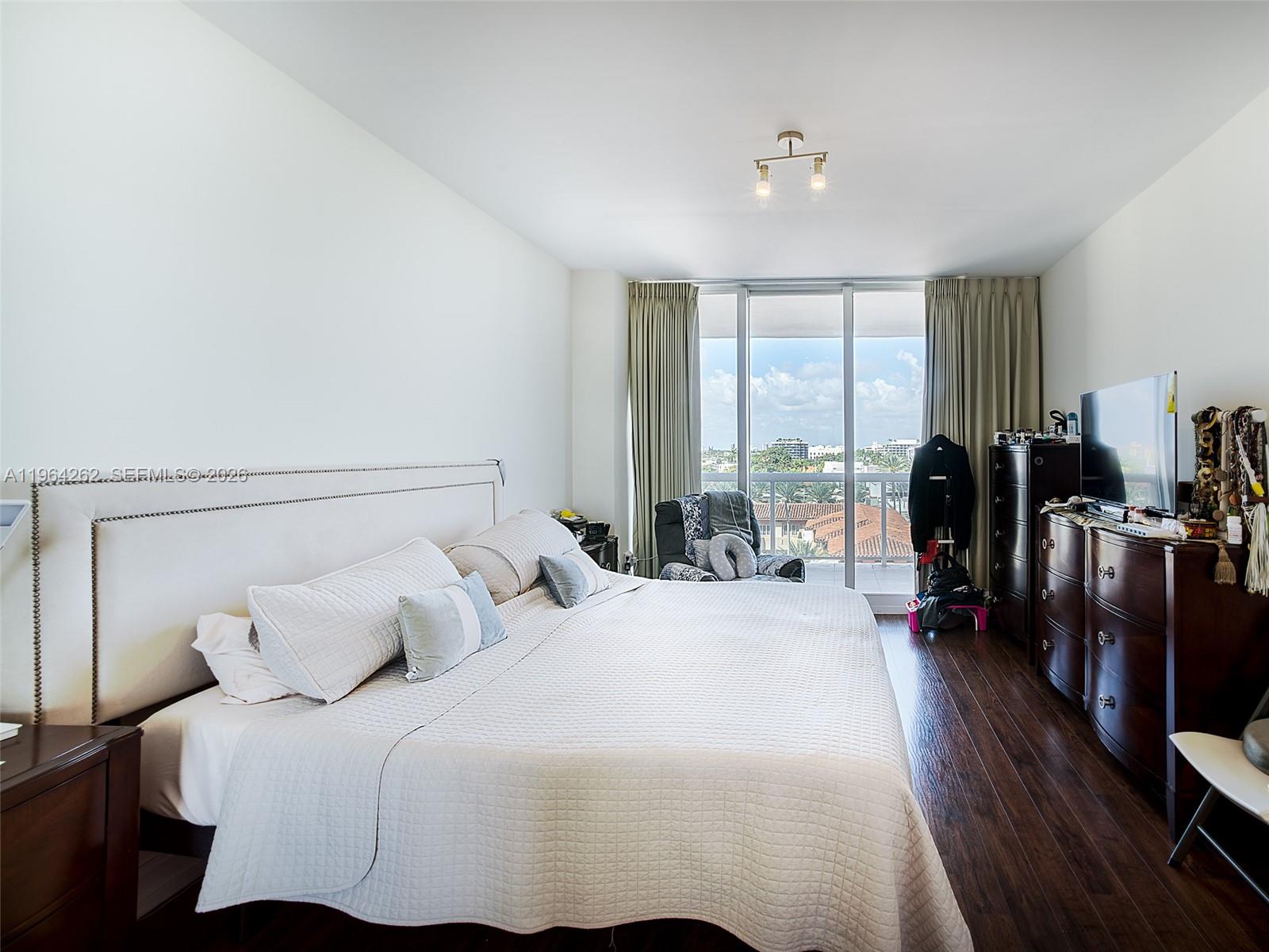 SOLIMAR CONDO - Residential