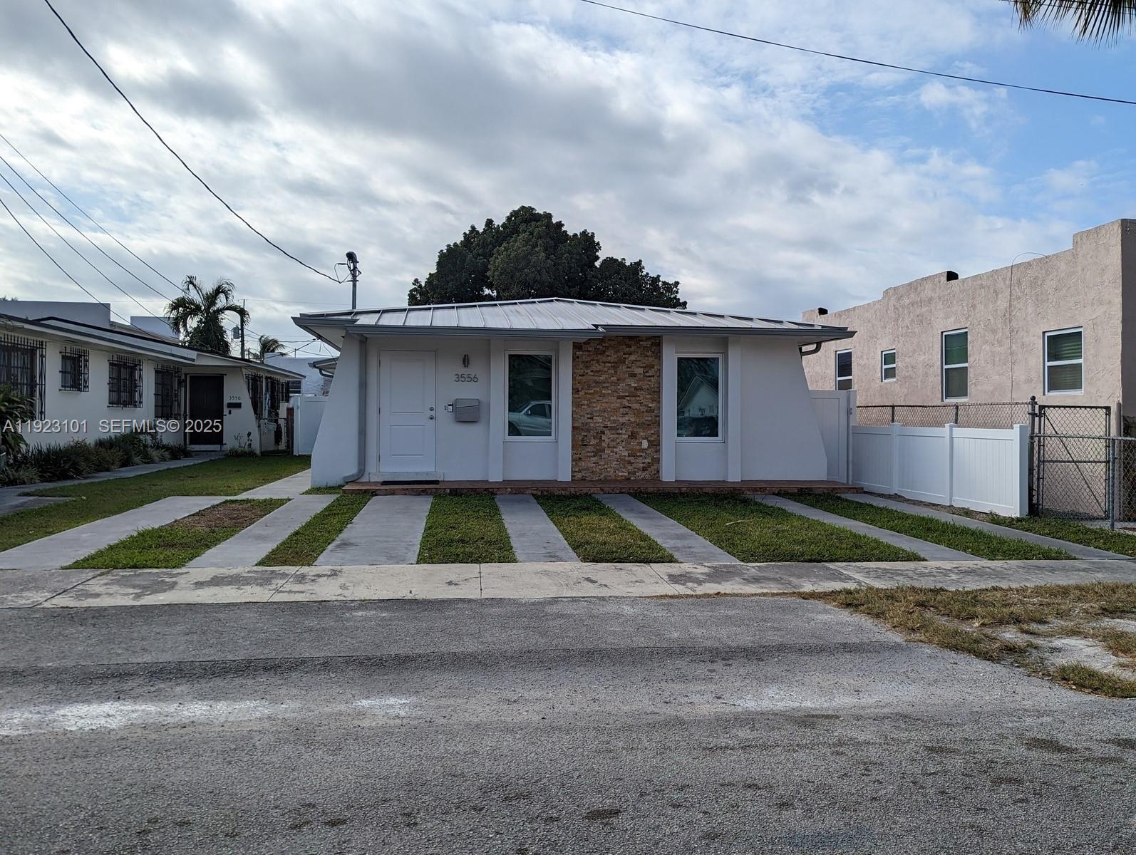 ENGLEWOOD - Residential Lease