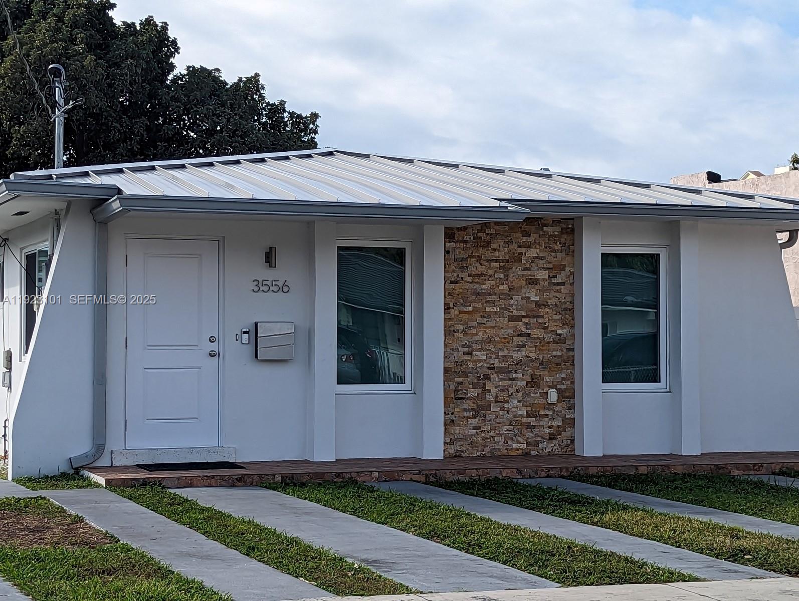 ENGLEWOOD - Residential Lease