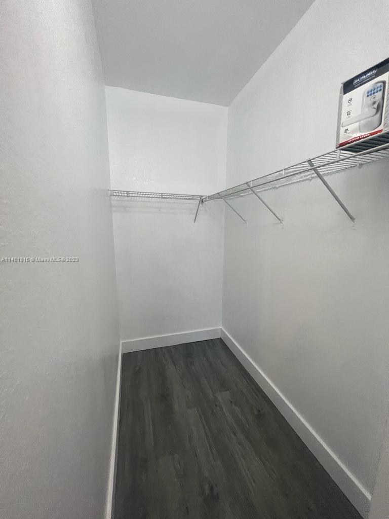 KENDALL COMMONS RESIDENTI - Residential Lease