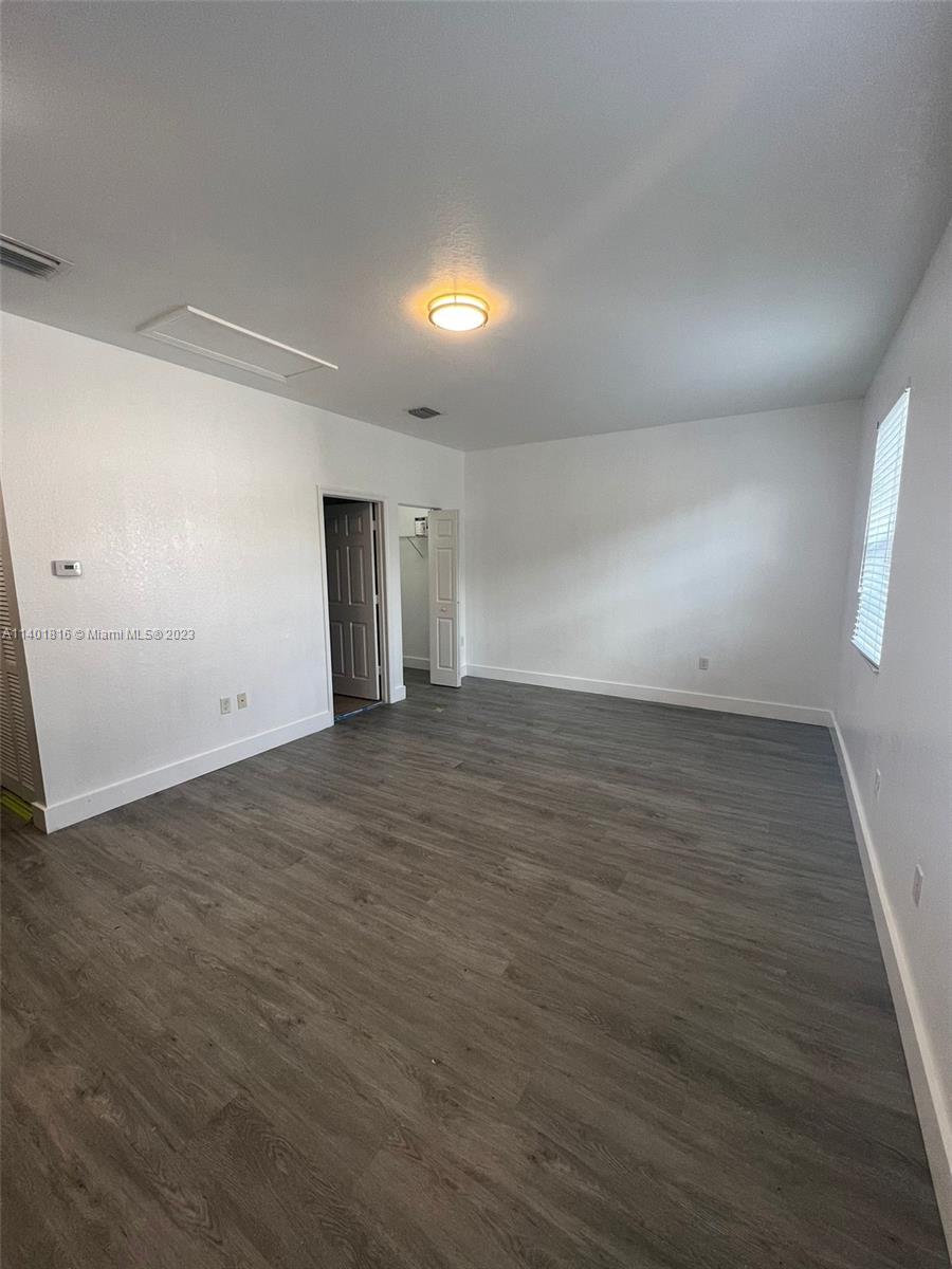 KENDALL COMMONS RESIDENTI - Residential Lease