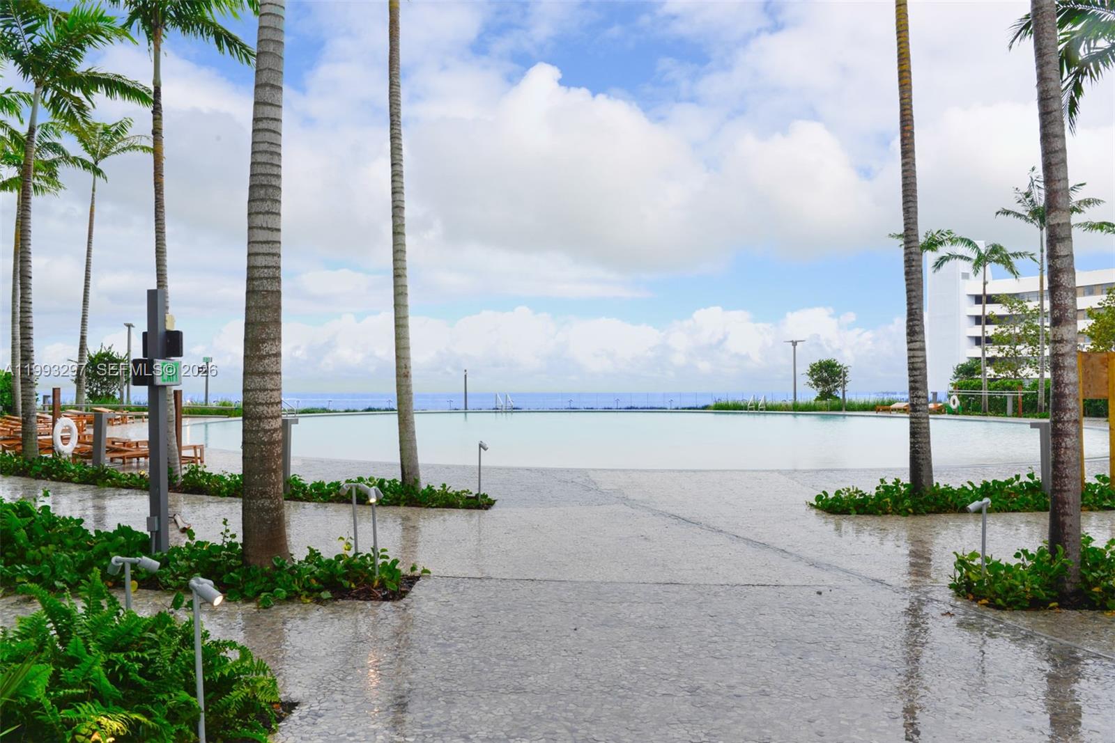 PARAISO BAY CONDO - Residential