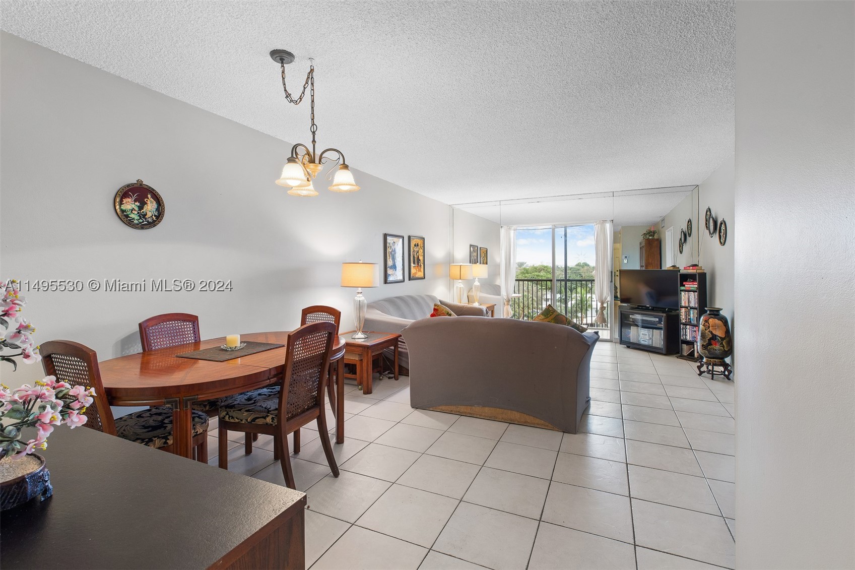 GARDEN-AIRE VILLAGE SOUTH - Residential