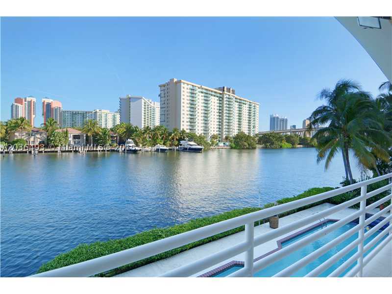Turnberry Townhomes - Residential