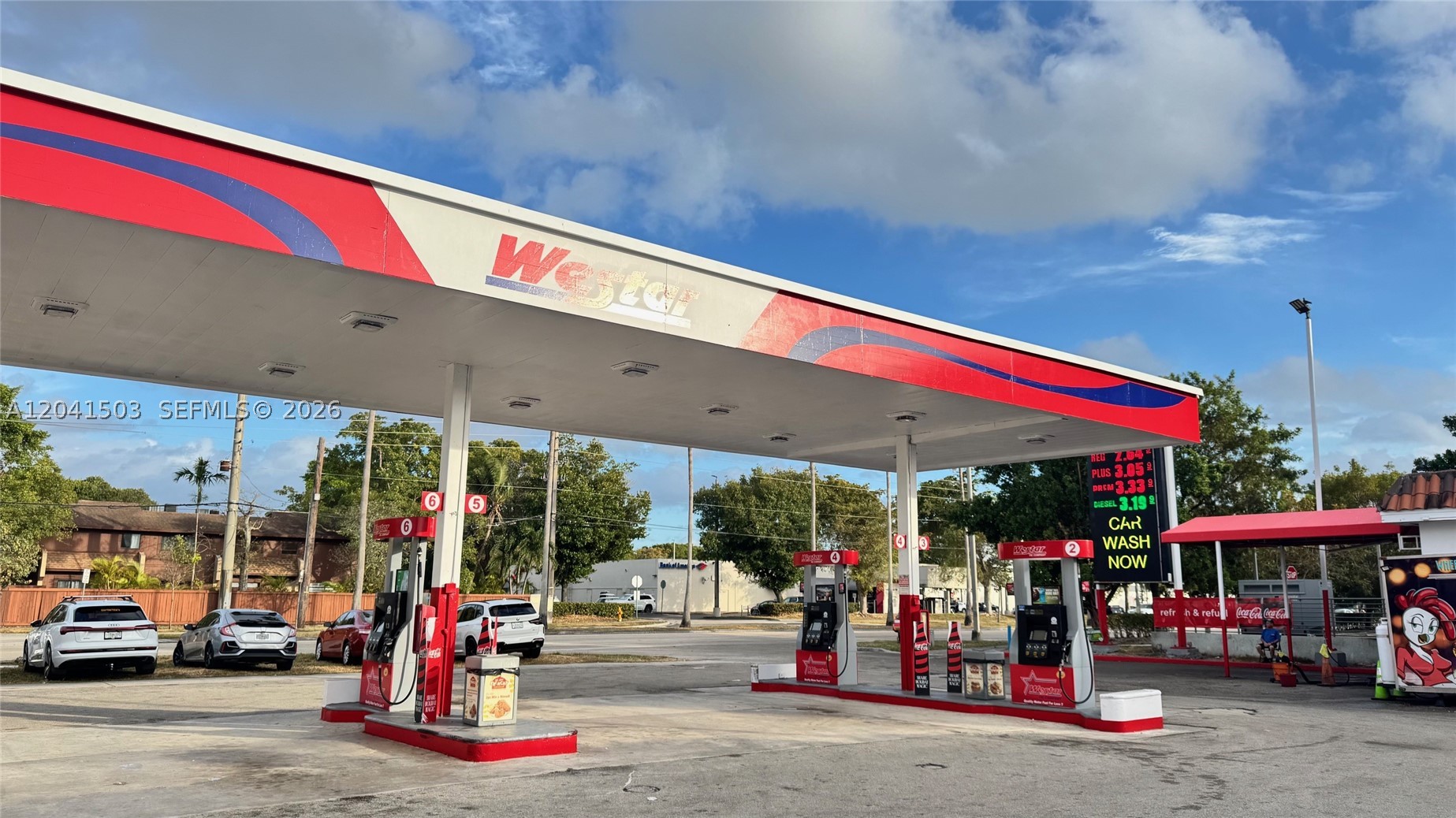 Nice Area, with high traffic, full kitchen, Gas (Regular, Plus, Premium and Diesel), Car Wash and excellent retail store.