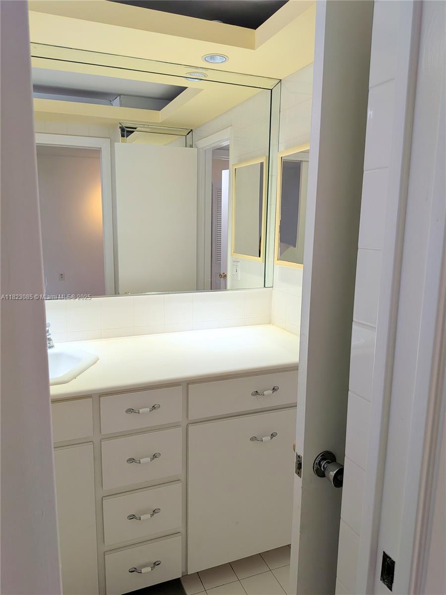 BAHIA VISTA CONDO - Residential Lease