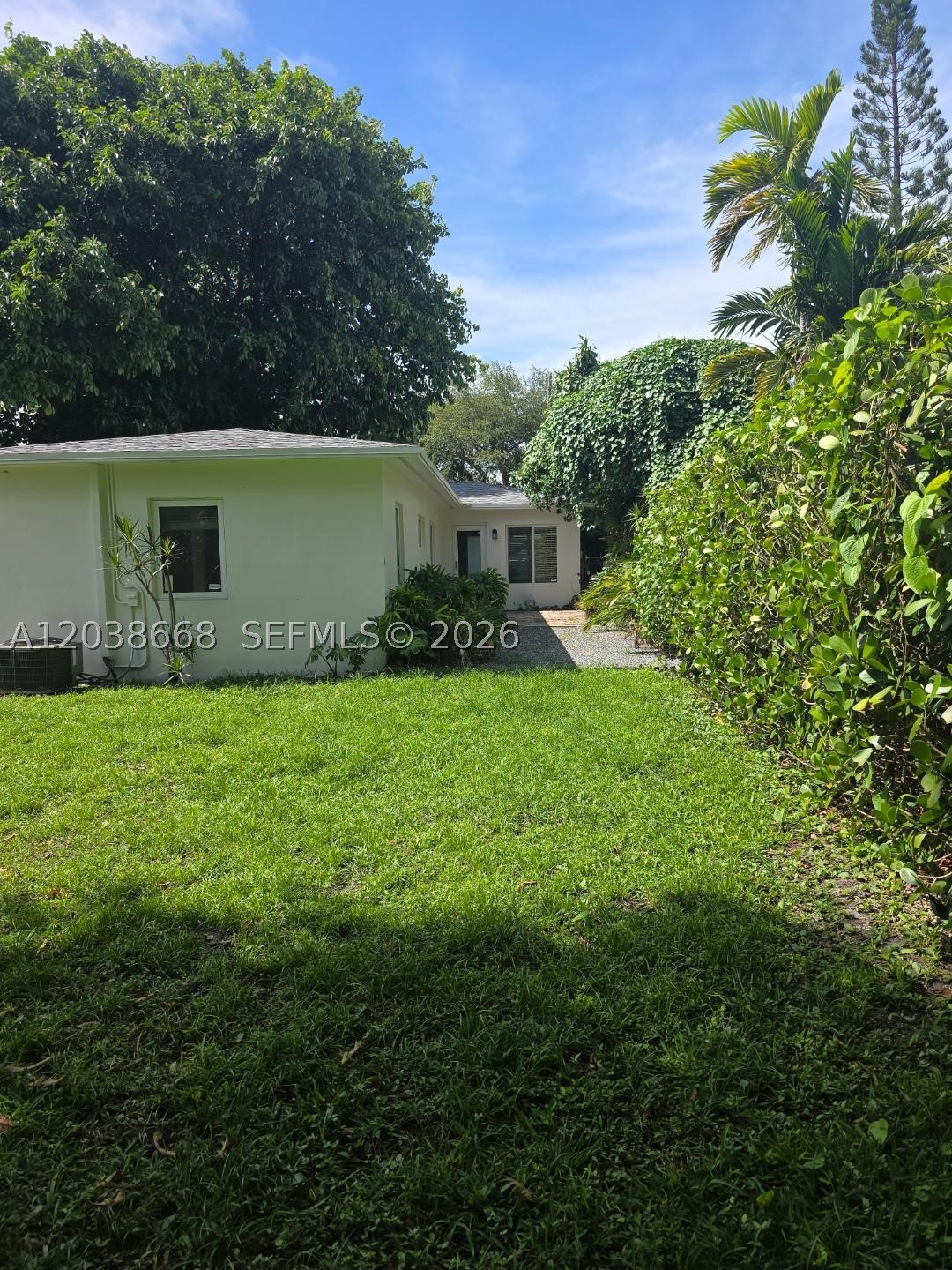 HOLLYWOOD TERRACE - Residential Lease