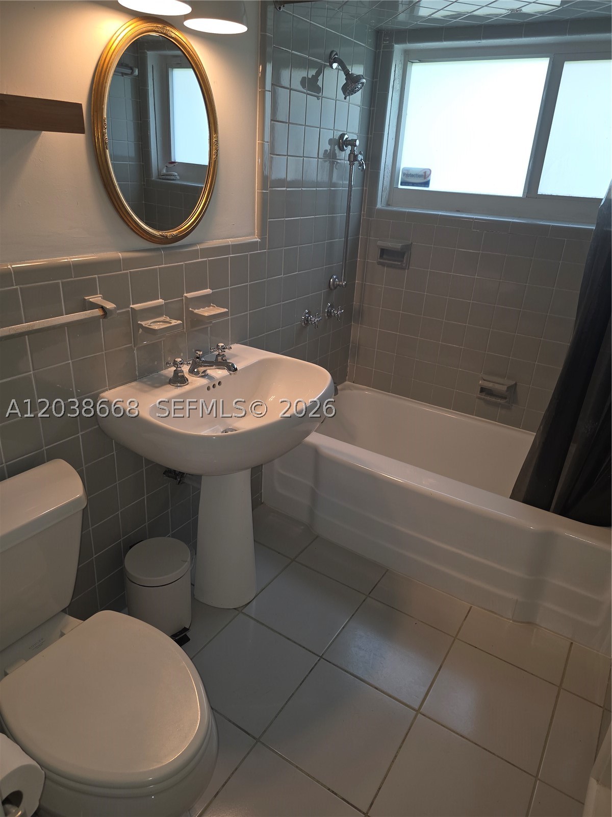 HOLLYWOOD TERRACE - Residential Lease