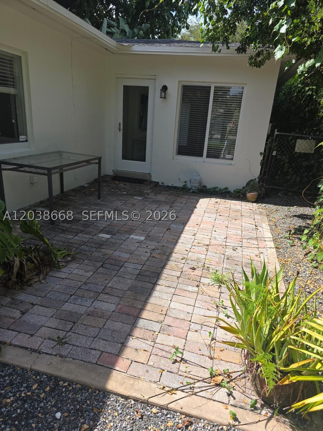 HOLLYWOOD TERRACE - Residential Lease